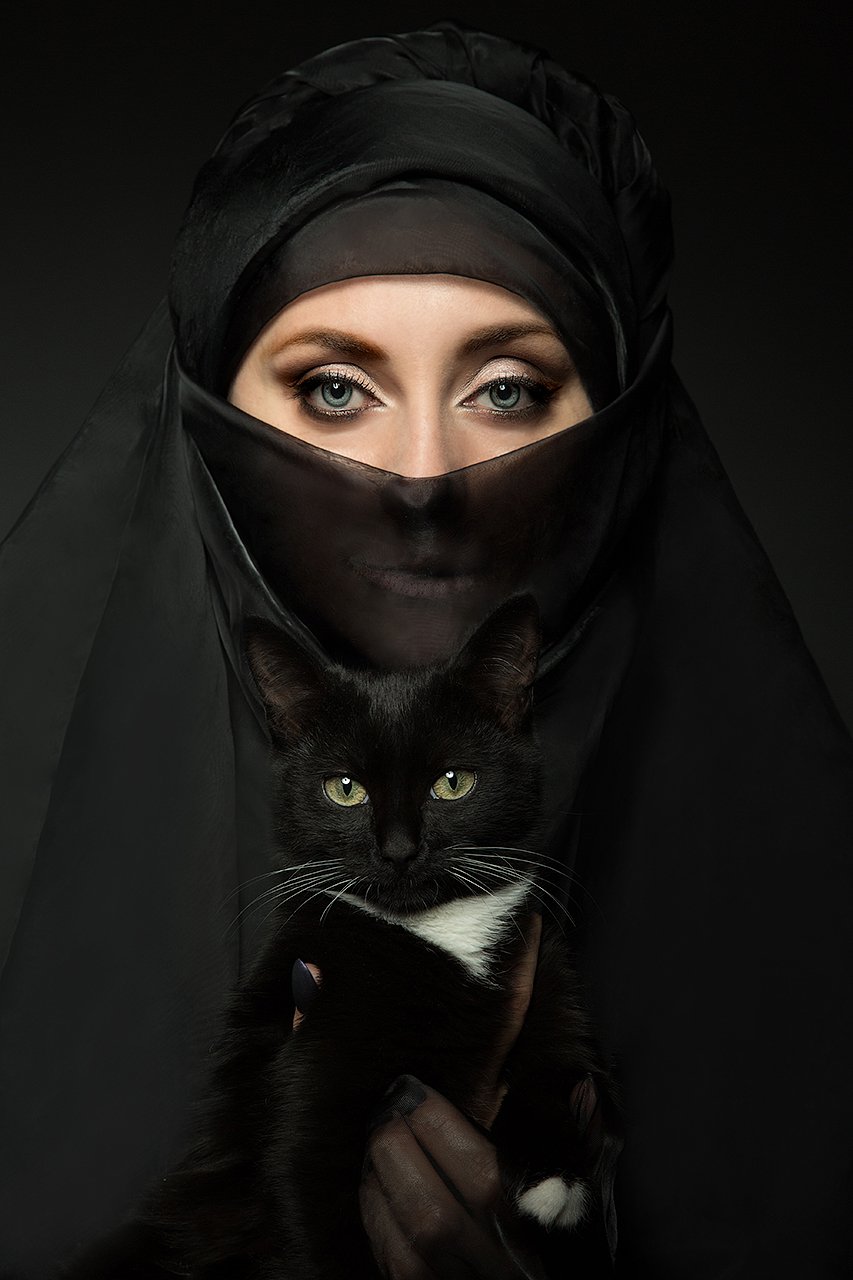 красивая, женщина, глаза, кот, брюнетка, цвет, портрет, женский, котик, черный кот, восток, восточная женщина, Дарья Комарова