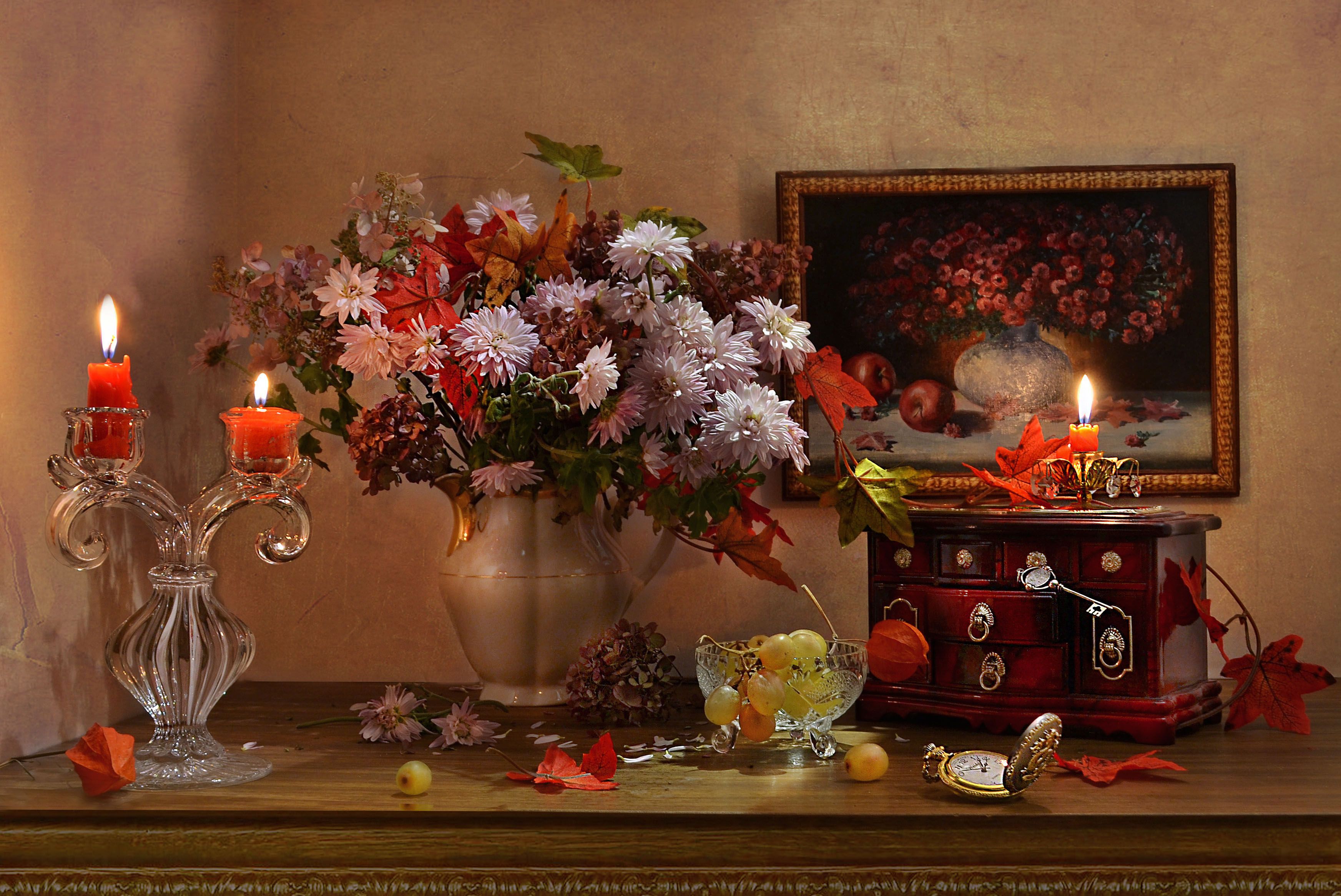 still life,натюрморт,фото натюрморт, цвеы, хризантемы, шкатулка, подсвечник, свечи, виноград, ключ, часы, Колова Валентина