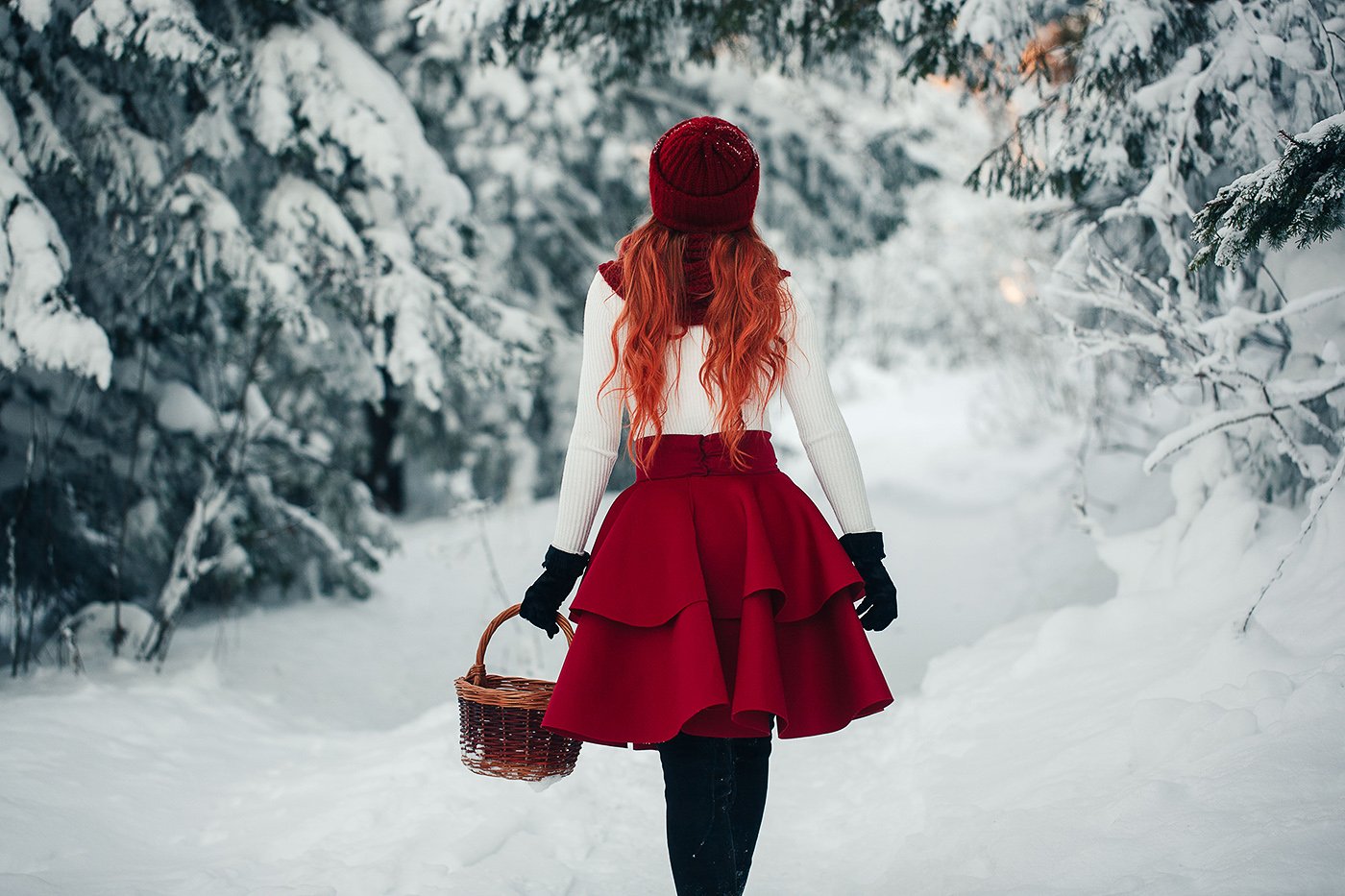 россия, снег, урал, лес, природа, девушка, зимняя фотосессия, красная шапочка, Евгений Толкачёв