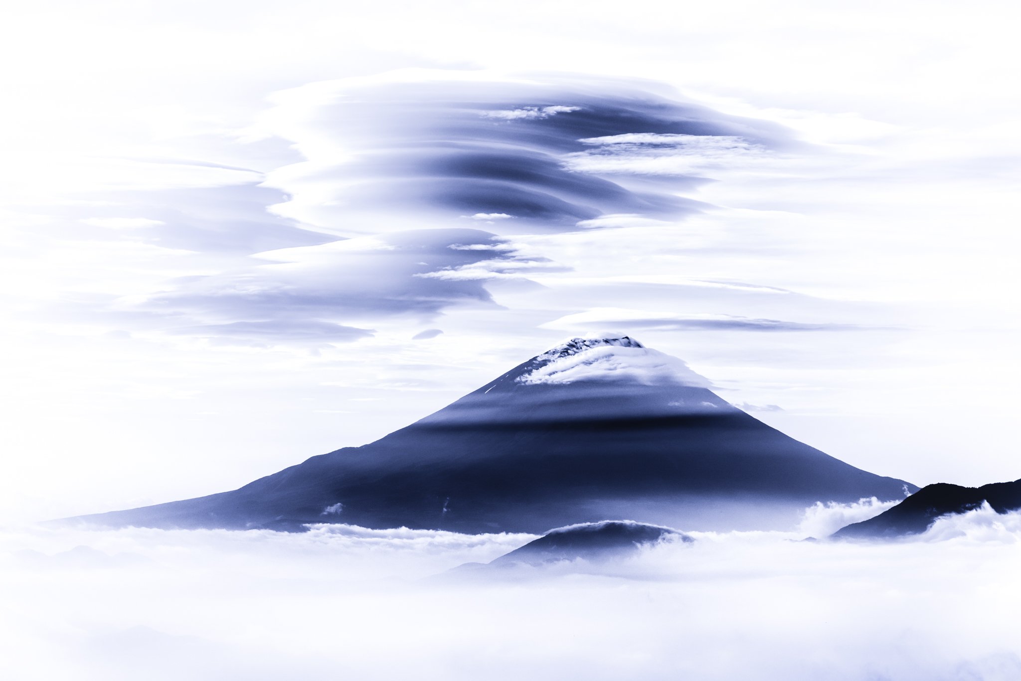 Fuji,Japan,mountain,cloud,sea of cloud,blue,amazing,beautiful, Takashi