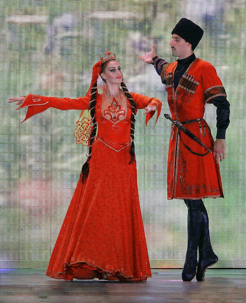 Дагестанцы в национальных костюмах
