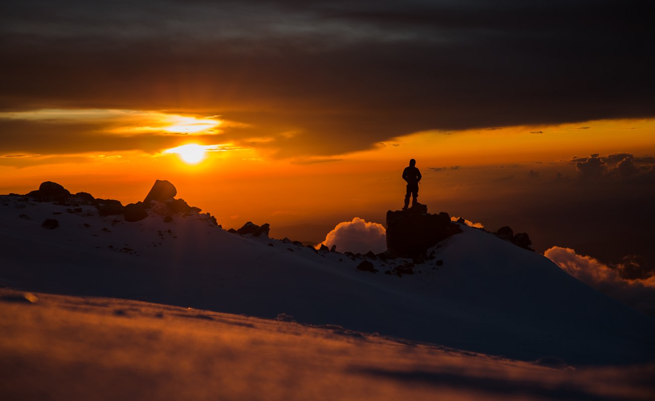 эльбрус,пейзаж,закат,рассвет,альпинист,кавказ,снег,облака, Elena Pakhalyuk