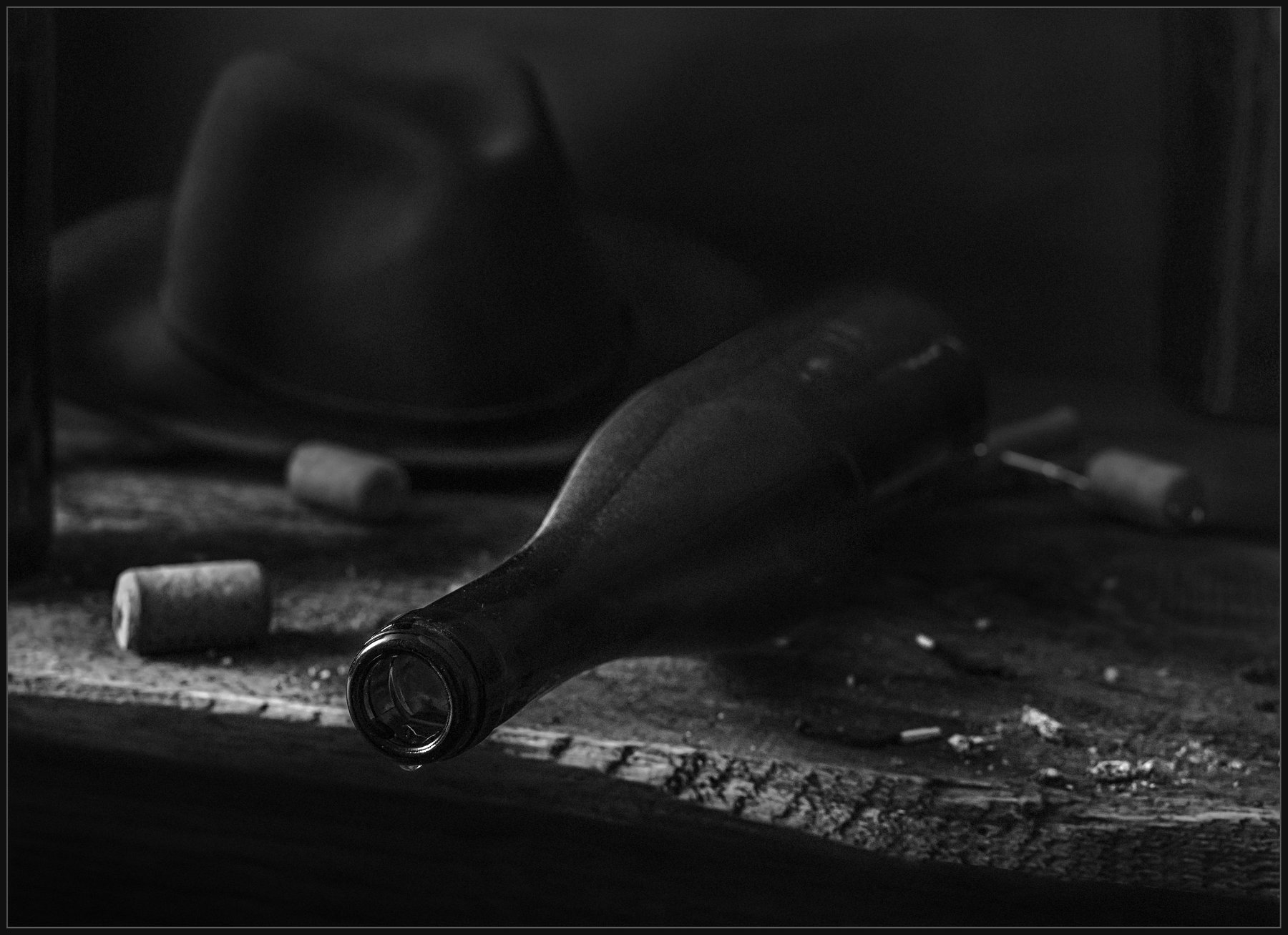 бутылка, шляпа, натюрморт, Андрей Угренинов