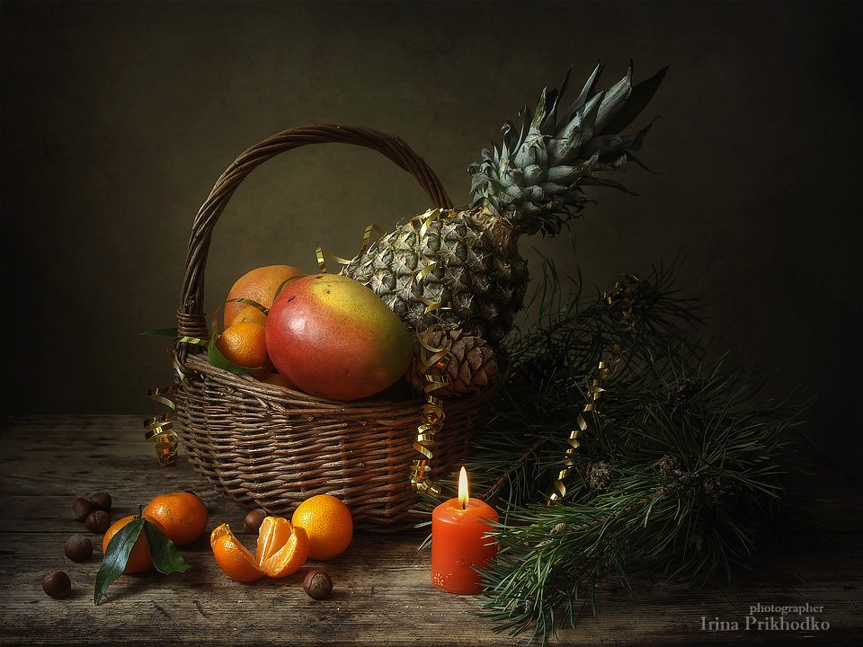 натюрморт, праздник, зима, фрукты, сосновые ветки, украшения, Ирина Приходько
