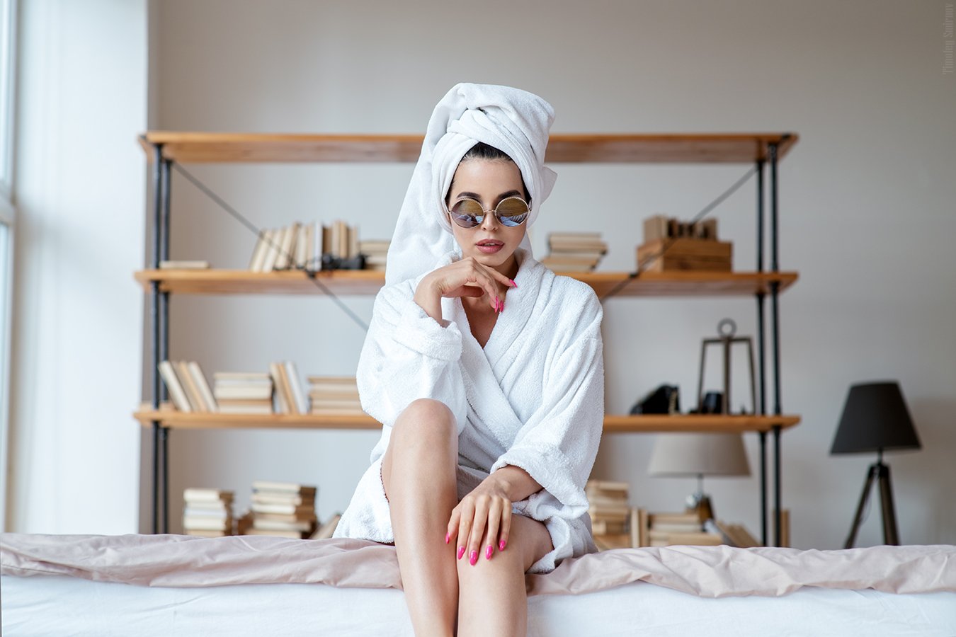 девушка, портрет, ванная, белье, полотенце, халат, очки, Тимофей Смирнов