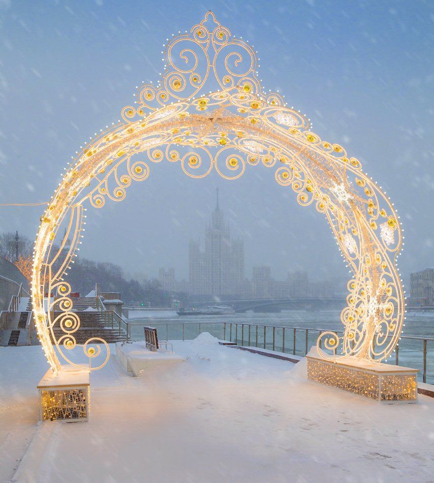 москва, вечер, высотка, новый год, иллюминация, Виктор Климкин