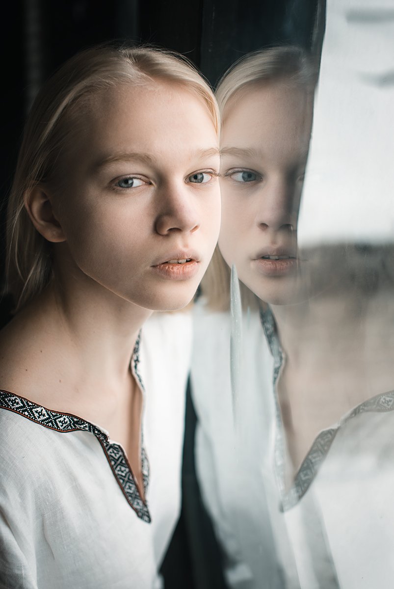 портрет, девушка, отражение, Александр Тишкевич