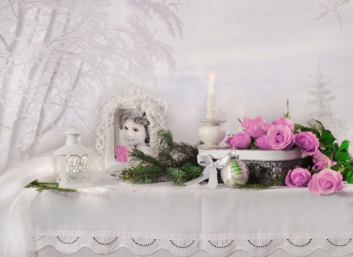 still life,натюрморт,цветы, фото натюрморт, свечи, праздник, подсвечник, игрушки, зима, ёлка, декабрь, Колова Валентина