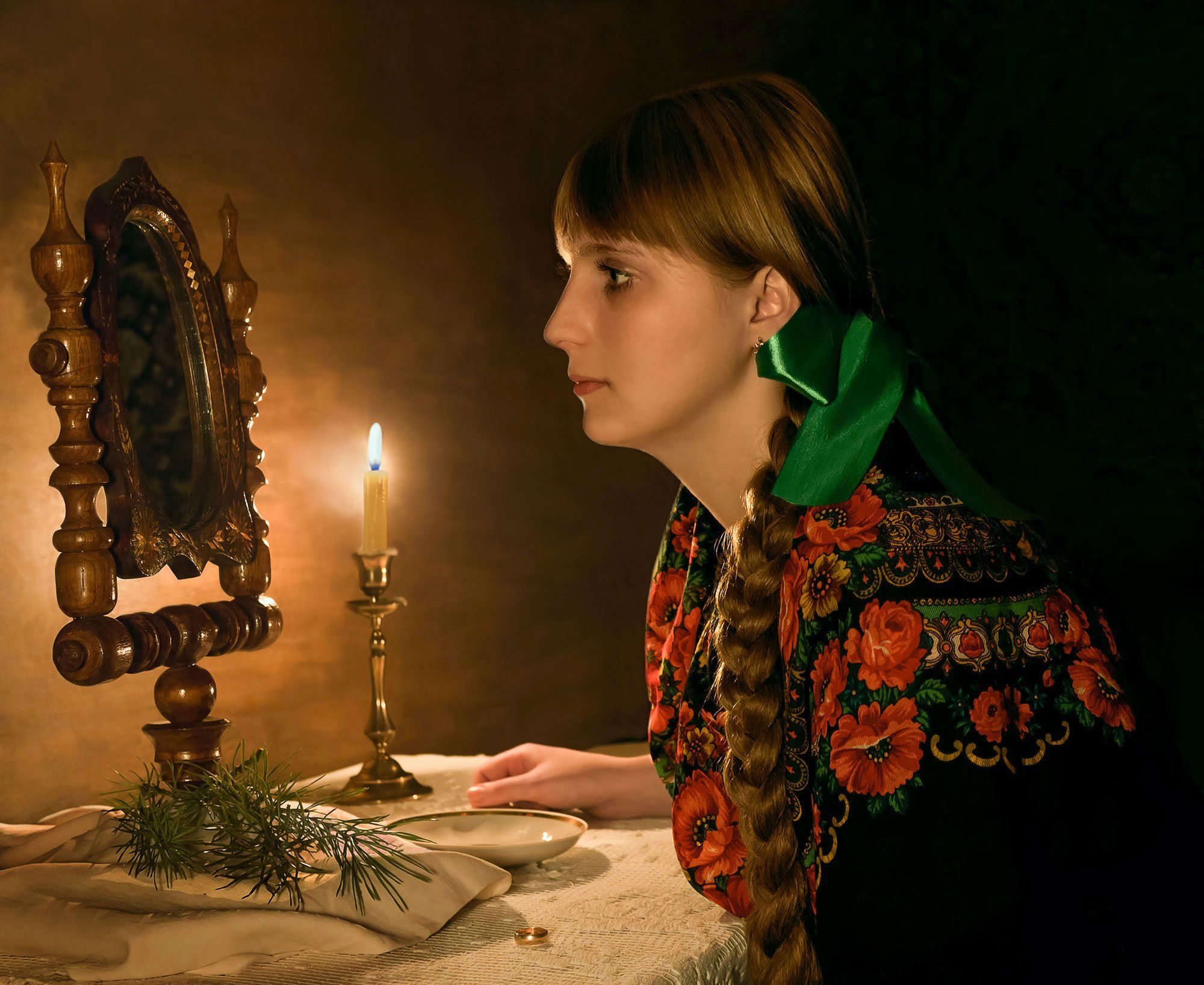Девушка, зеркало, свеча, кольцо, блюдце, Вера Лопатина