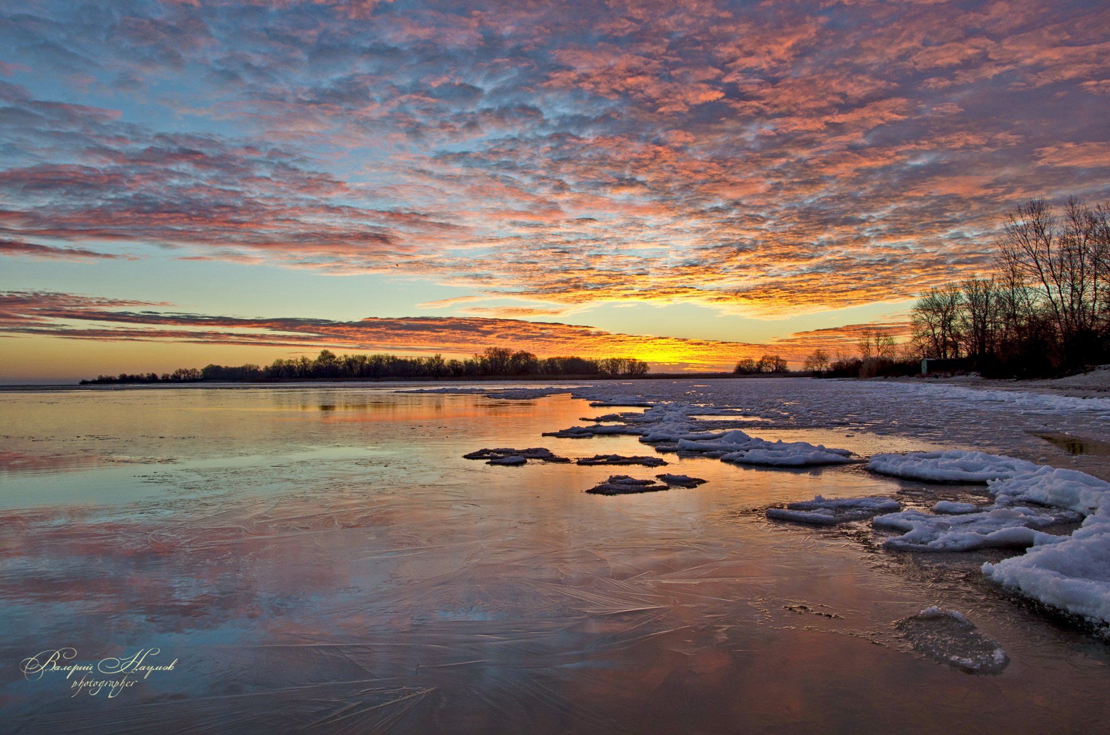 утро, рассвет, река, восход, зима, лёд, снег, отражение, Валерий Наумов