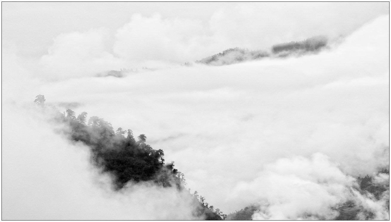 горы,гималаи,облака,туман, trinitrotoluol