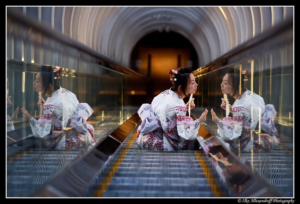 mirror, portrait, japan, kimono, girl, escalator, Ilko Allexandroff