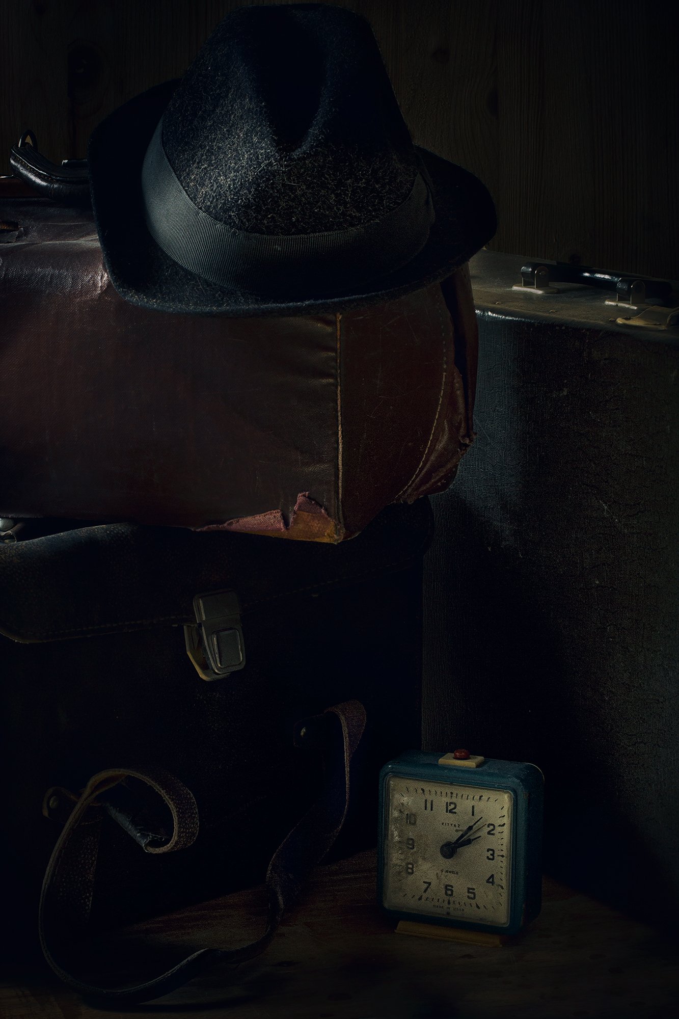 шляпа, саквояж, чемодан, часы, натюрморт, старый, Наталья Голубева