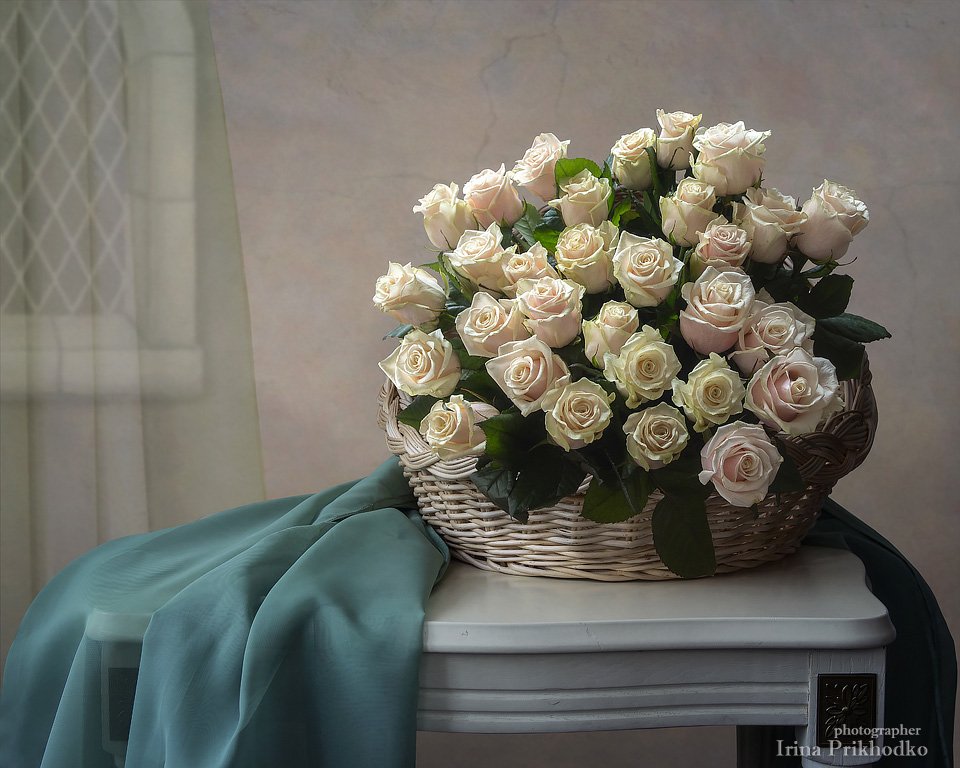 цветочный натюрморт, белорусские розы, корзина роз, натюрморт, Ирина Приходько
