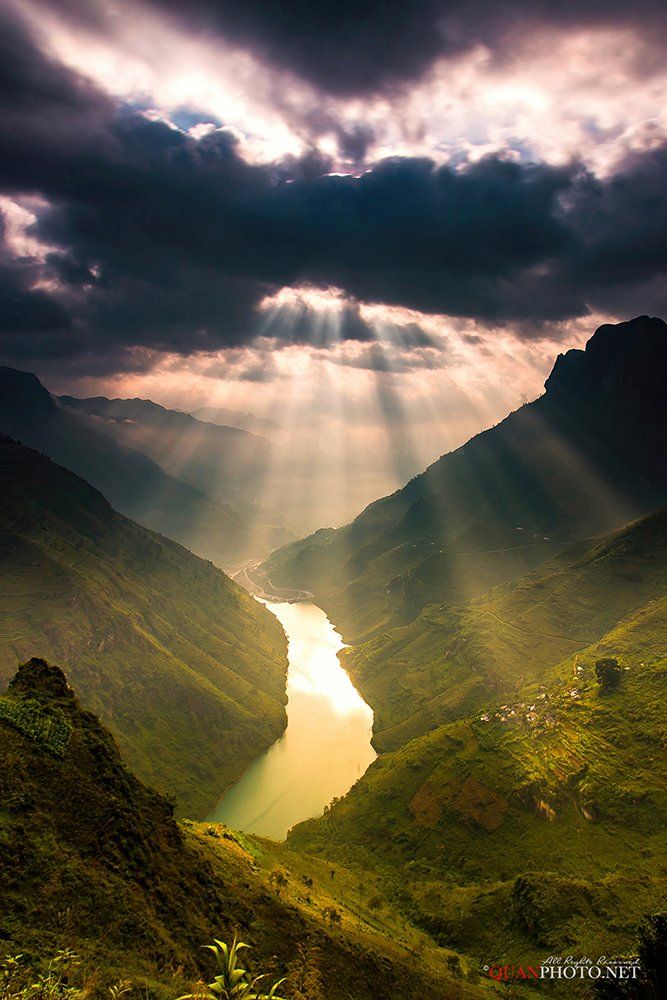 quanphoto, landscape, morning, sunrise, dawn, mountains, rays, valley, river, sunlight, long_exposure, vietnam, quanphoto