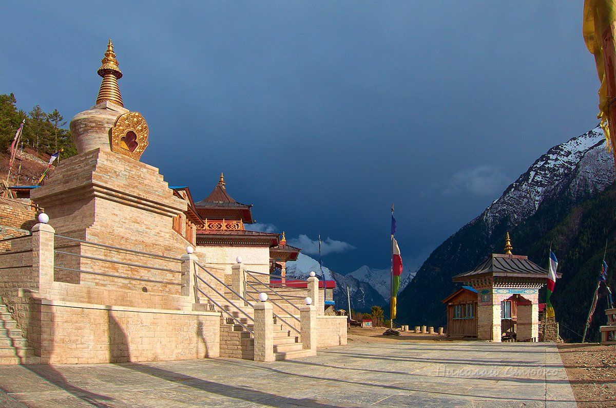 непал гималаи горы писанг монастырь ступа закат, Николай Стюбко