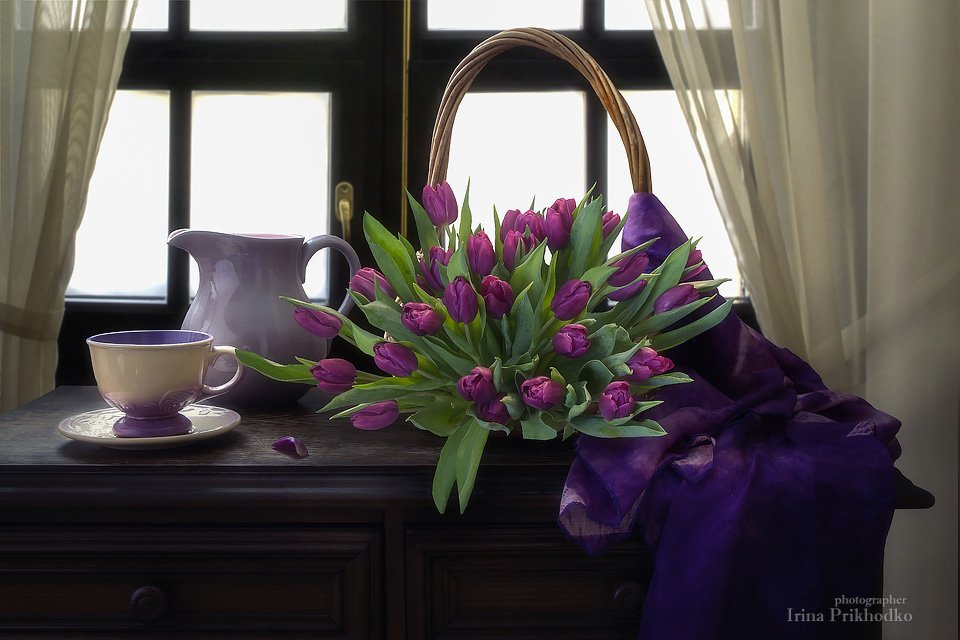 натюрморт, интерьер, весеннее настроение, букет тюльпанов,цветочный натюрморт, Ирина Приходько