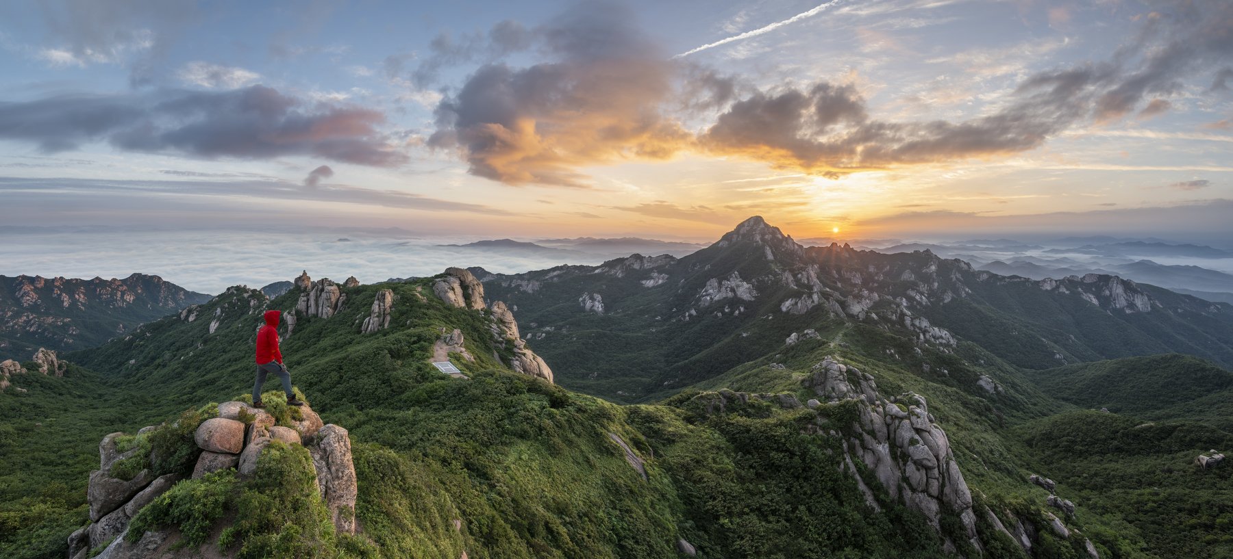 mountains,rocks,clouds,mountain,range,peak,hiking,fog,rugged,nationalpark,sunrise, Jaeyoun Ryu