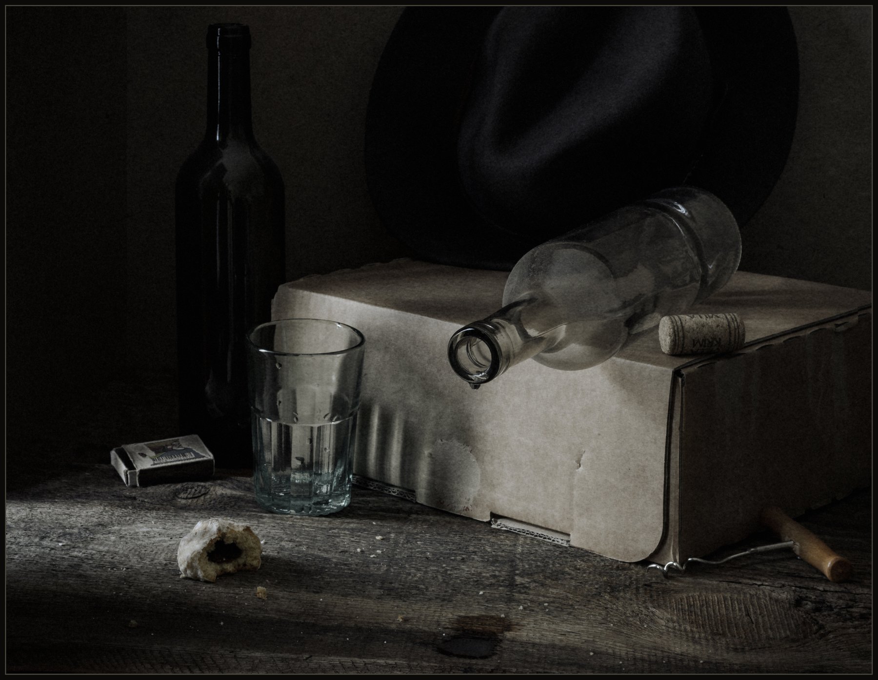 натюрморт, still life, стакан, бутылка, пряник, Андрей Угренинов