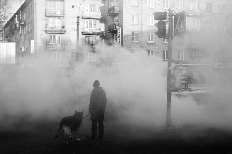 улица, туман, дым, силуэты, Антон Ваганов