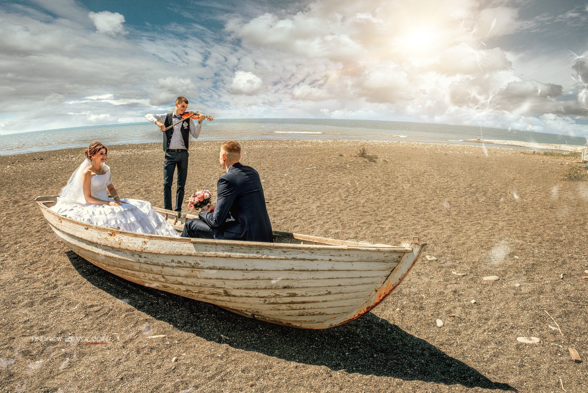 свадьба молодожены лодка море скрипка скрипач солнце жизнь, Андрей Володин