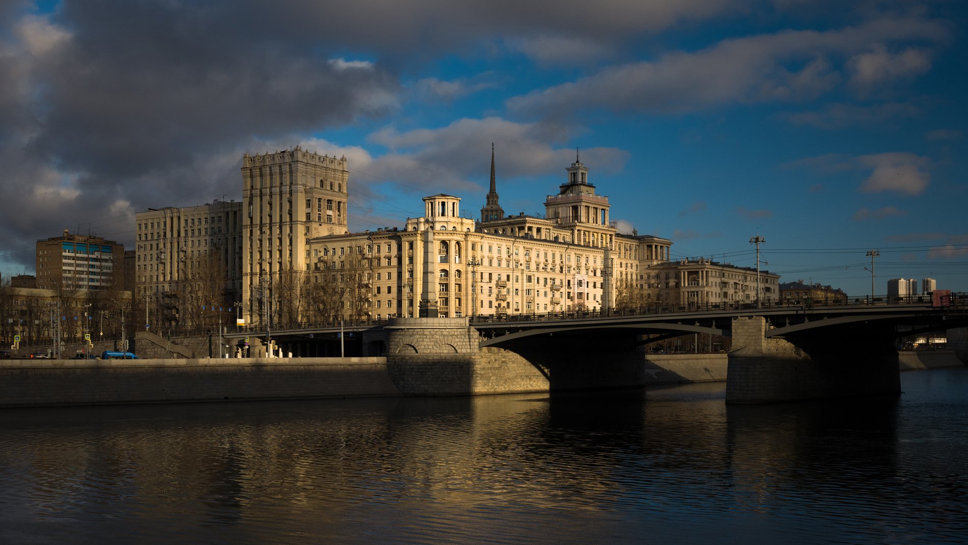 Москва. Дом нефтяников.. Photographer Degtyarev Yuriy