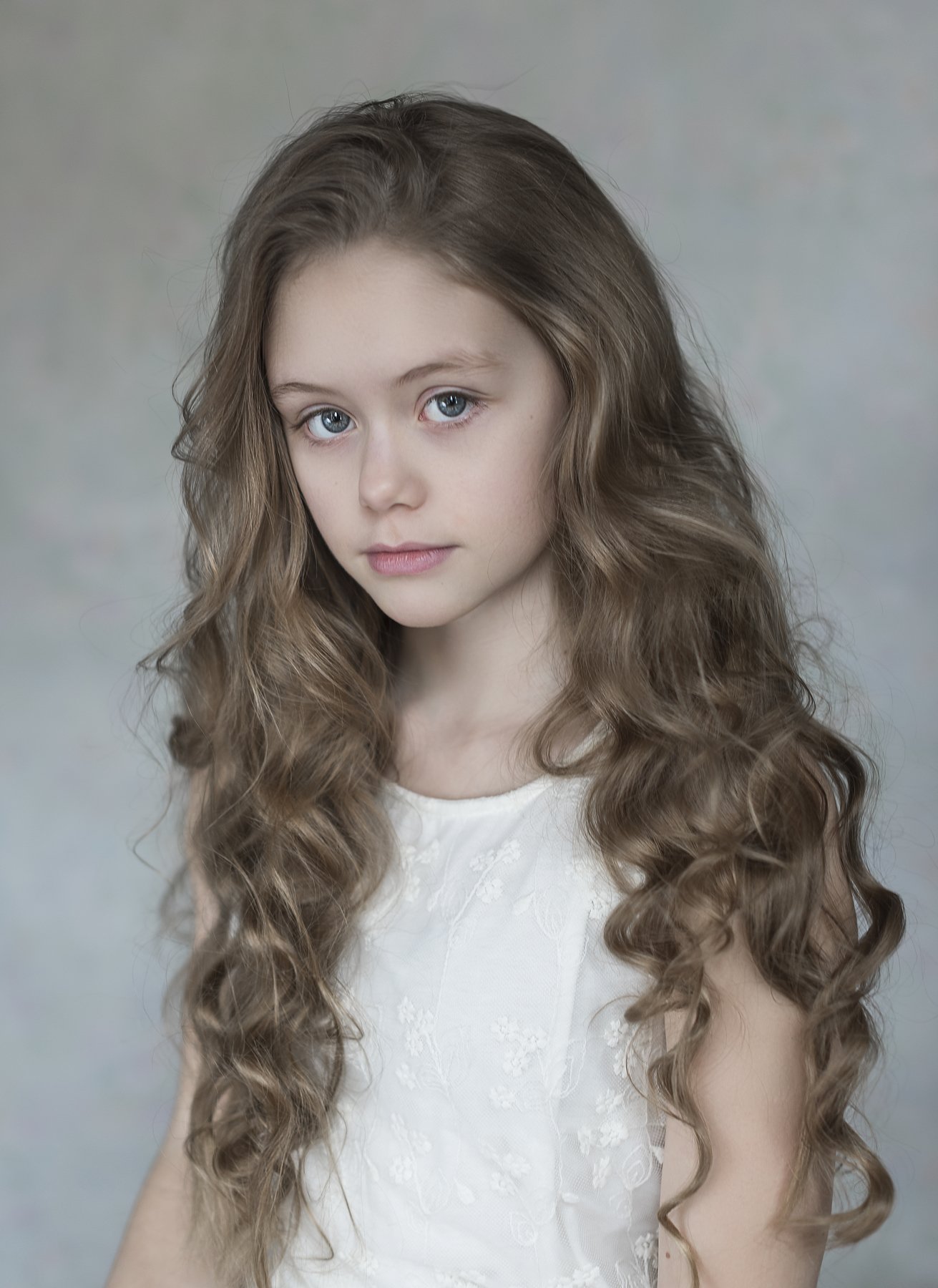 девочка , дневной свет , длинные волосы , портрет , детский портрет, Natalia Kholodova