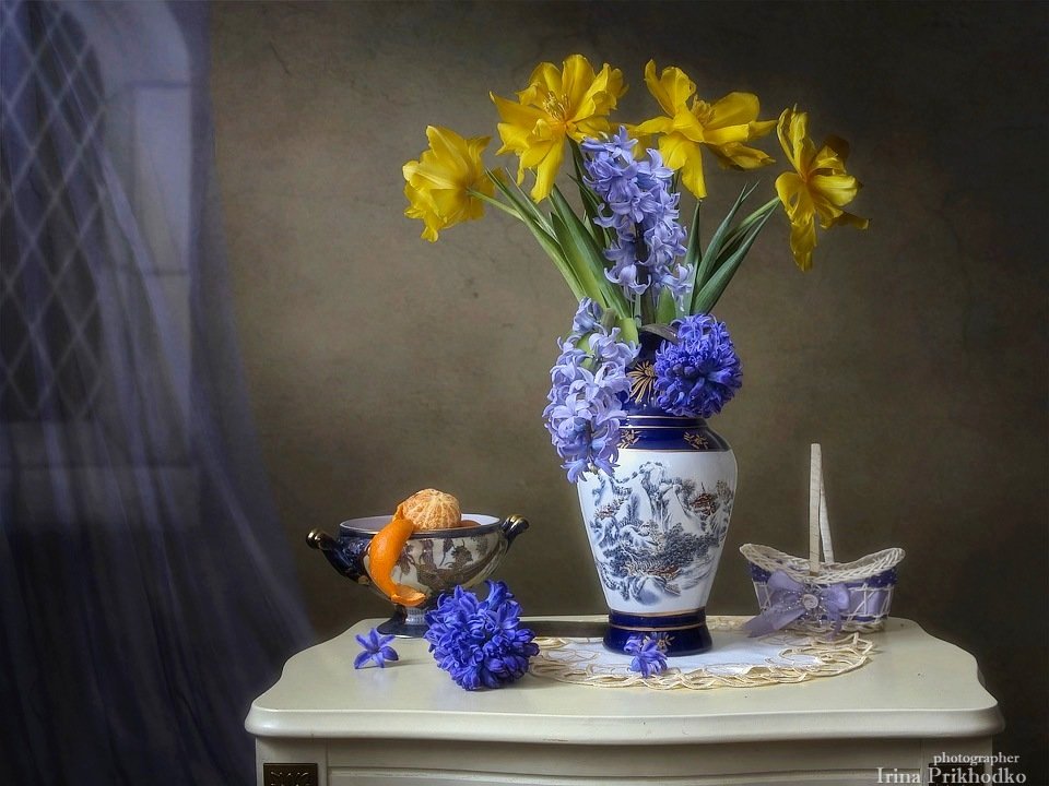 натюрморт, букет, весна, интерьер, винтажный натюрморт, весенние цветы, Ирина Приходько