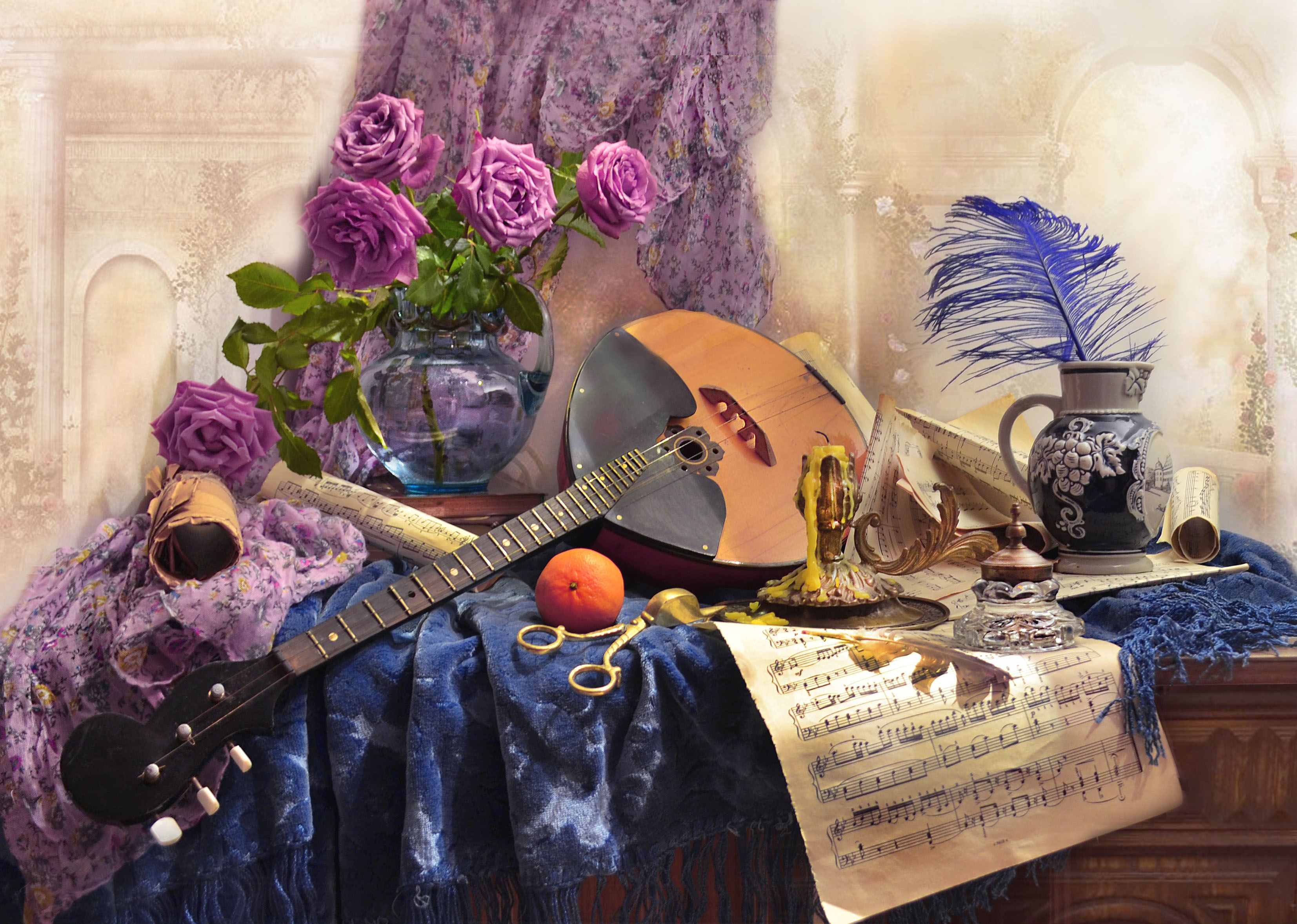 Инструменты для романса. Натюрморт с музыкальными инструментами. Музыкальные инструменты и цветы. Домра и цветы. Творческий натюрморт.