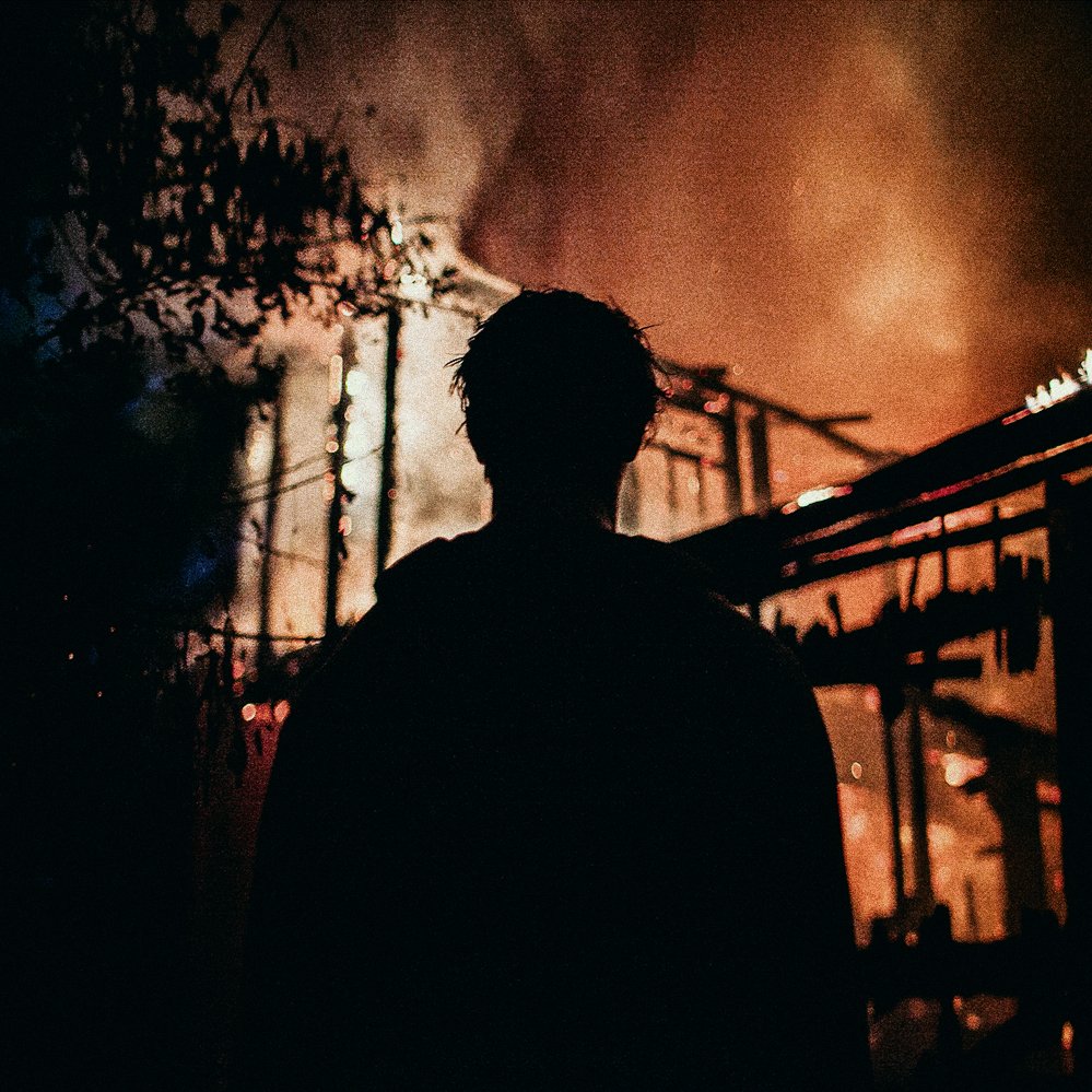 портрет, огонь, на фоне пожара., Geo Arcus