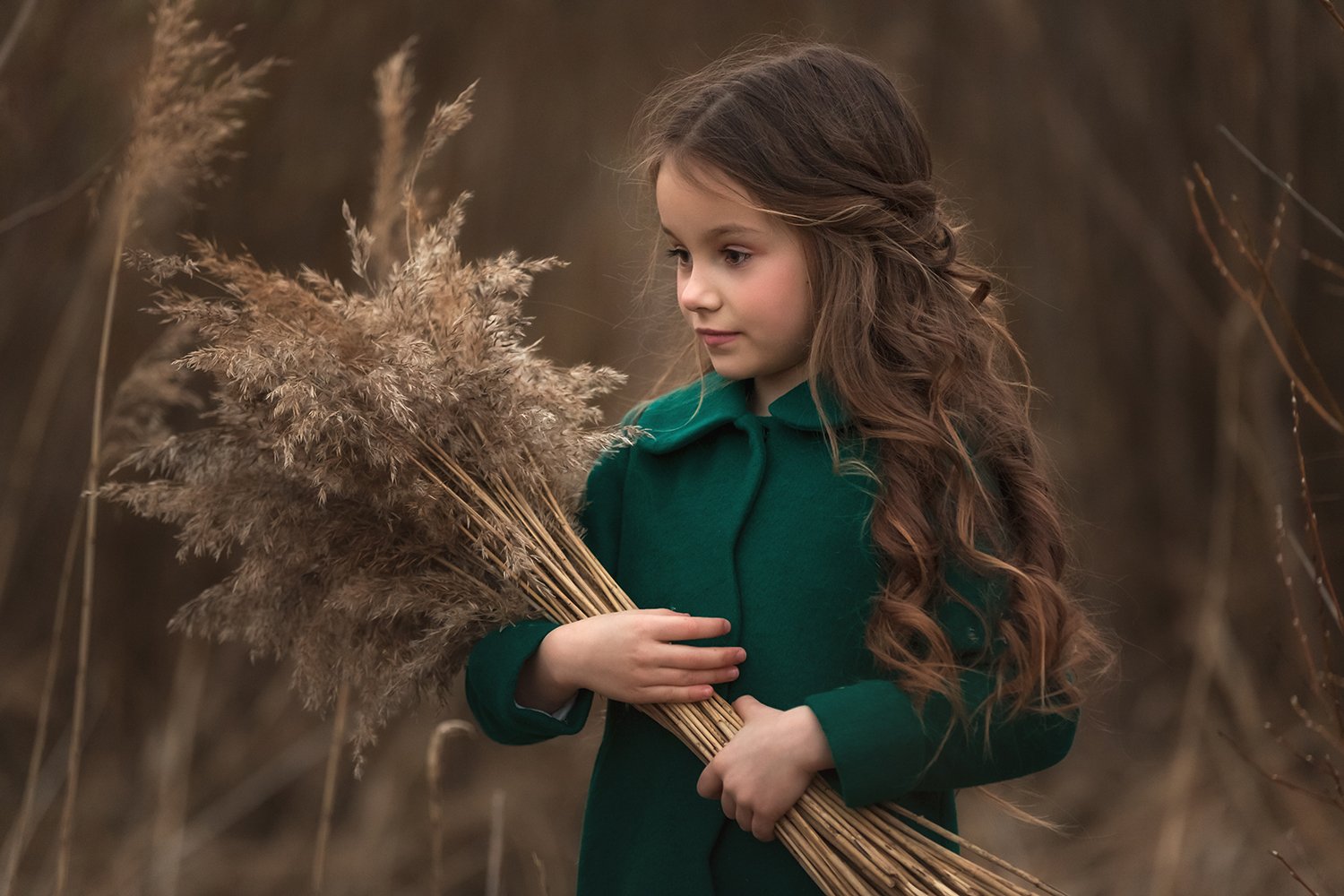 портрет, детский портрет, девочка, весна, букет, длинные волосы, Ирина Пажаева
