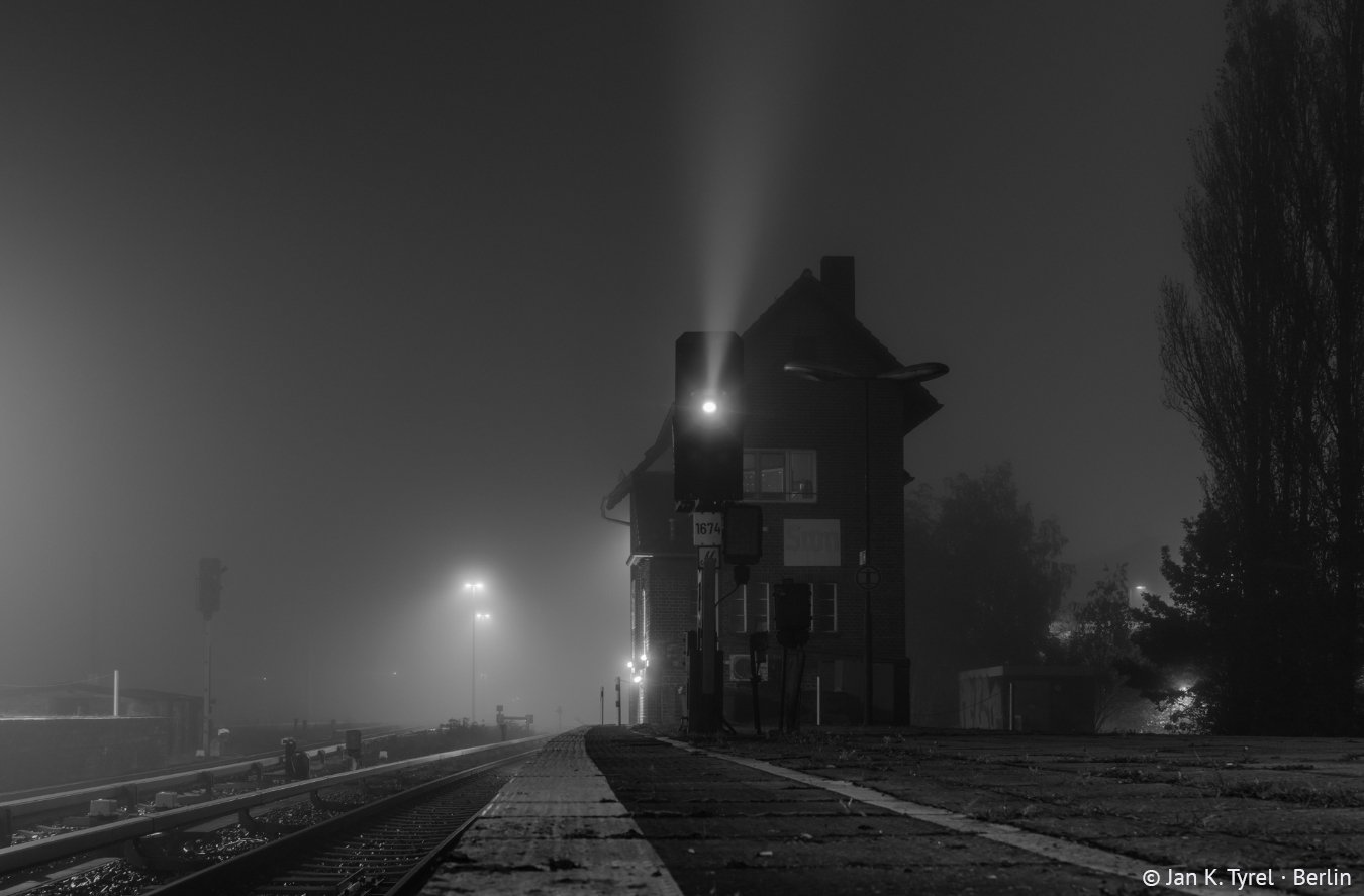 berlin, nightphotography, fog, foggy, longexposure, Берлин, чб, monochrome, bnw, Чёрно-белая, ночная фотография, Jan Tyrel