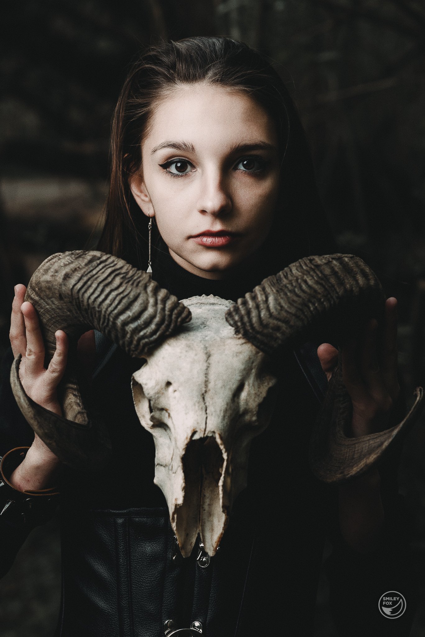 готика, портрет, череп, рога, темнота, мрак, Александър Киричев