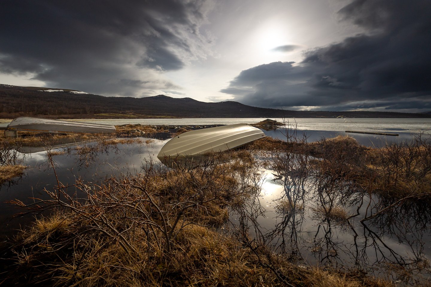 lake,spring,boat,white boat,paddle boat,reflections,shoreline,hjerkinn,hjerkinnsdammen,dovre,dovrefjell,norway,norwegian,, Adrian Szatewicz