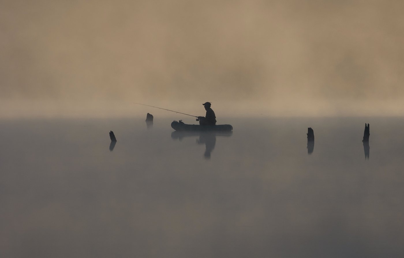 рыбалка осень озеро река рыбак рассвет, Руслан Сигушин