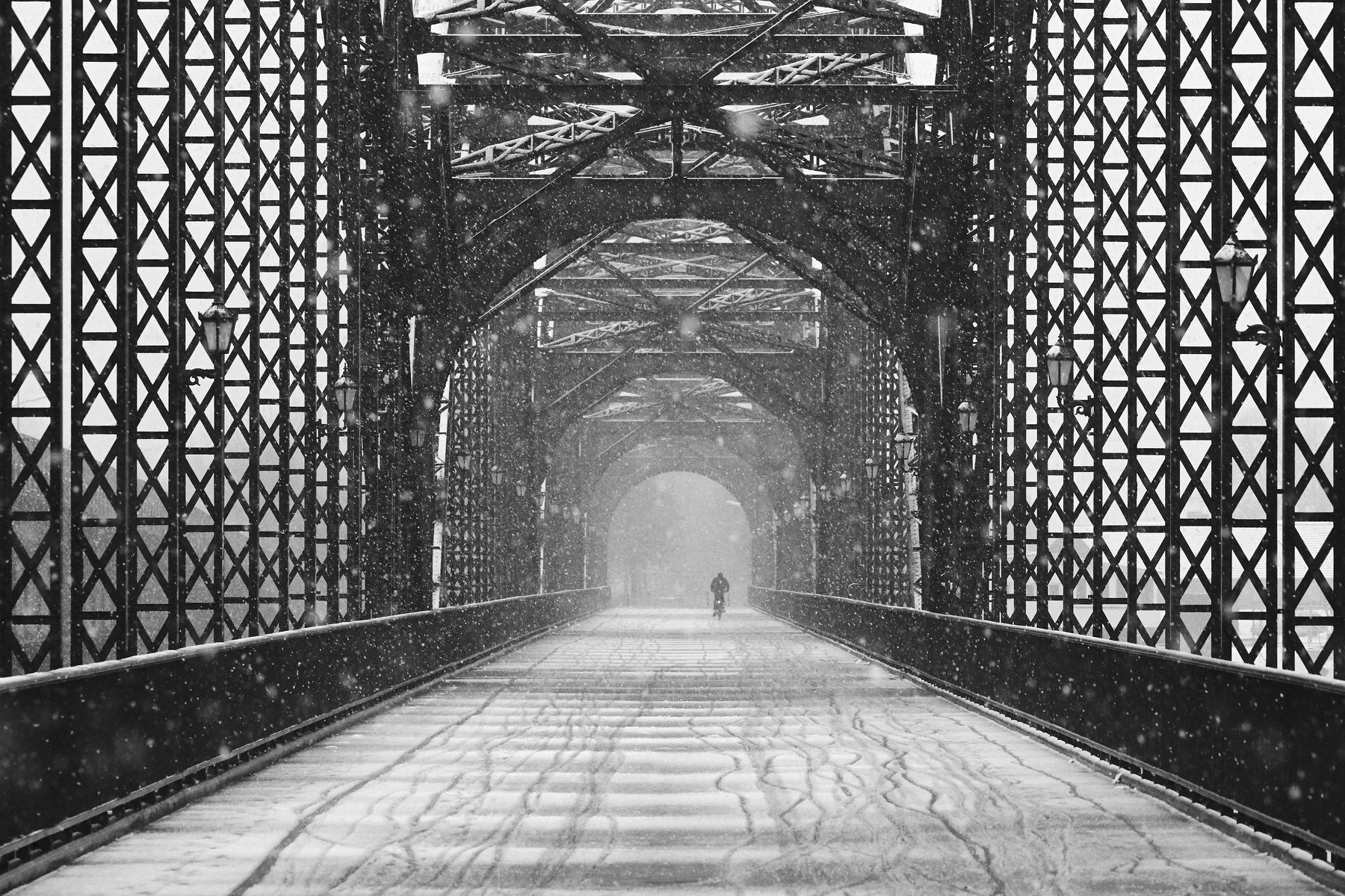 bridge, snow, biker, lantern, way urban, street, Alexander Schönberg