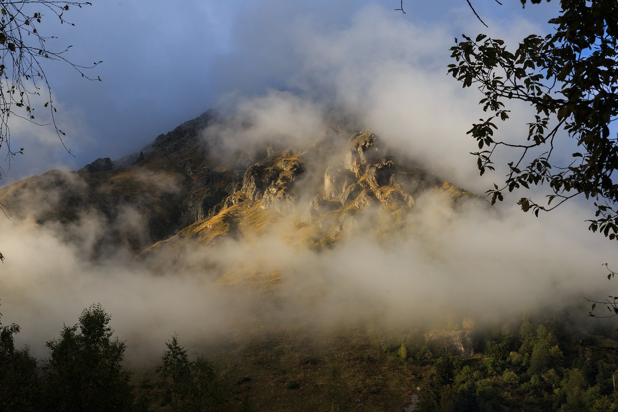 горы, туман, вечер, западный кавказ, кардывач, осень в горах, Иван Карчев