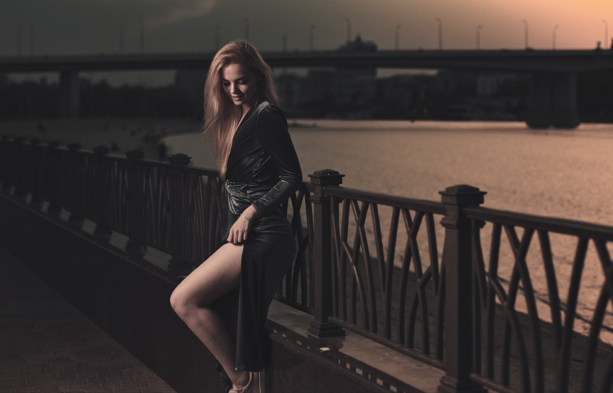 sexy, sensual, portrait, people, model, models, woman, girl, girls, city, evening, night, water, sea, , Max Solve