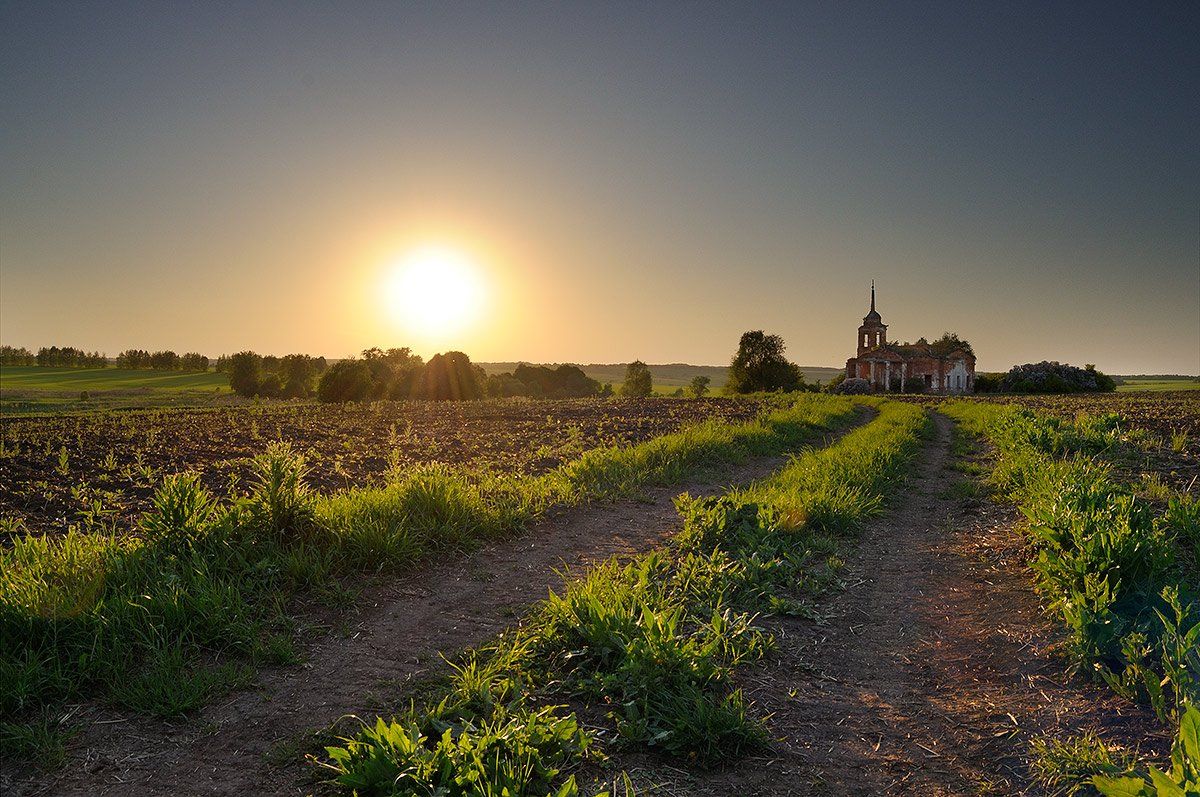церковь, закат, рассвет, солнце, поле, дорога, Andres Ganenkoff
