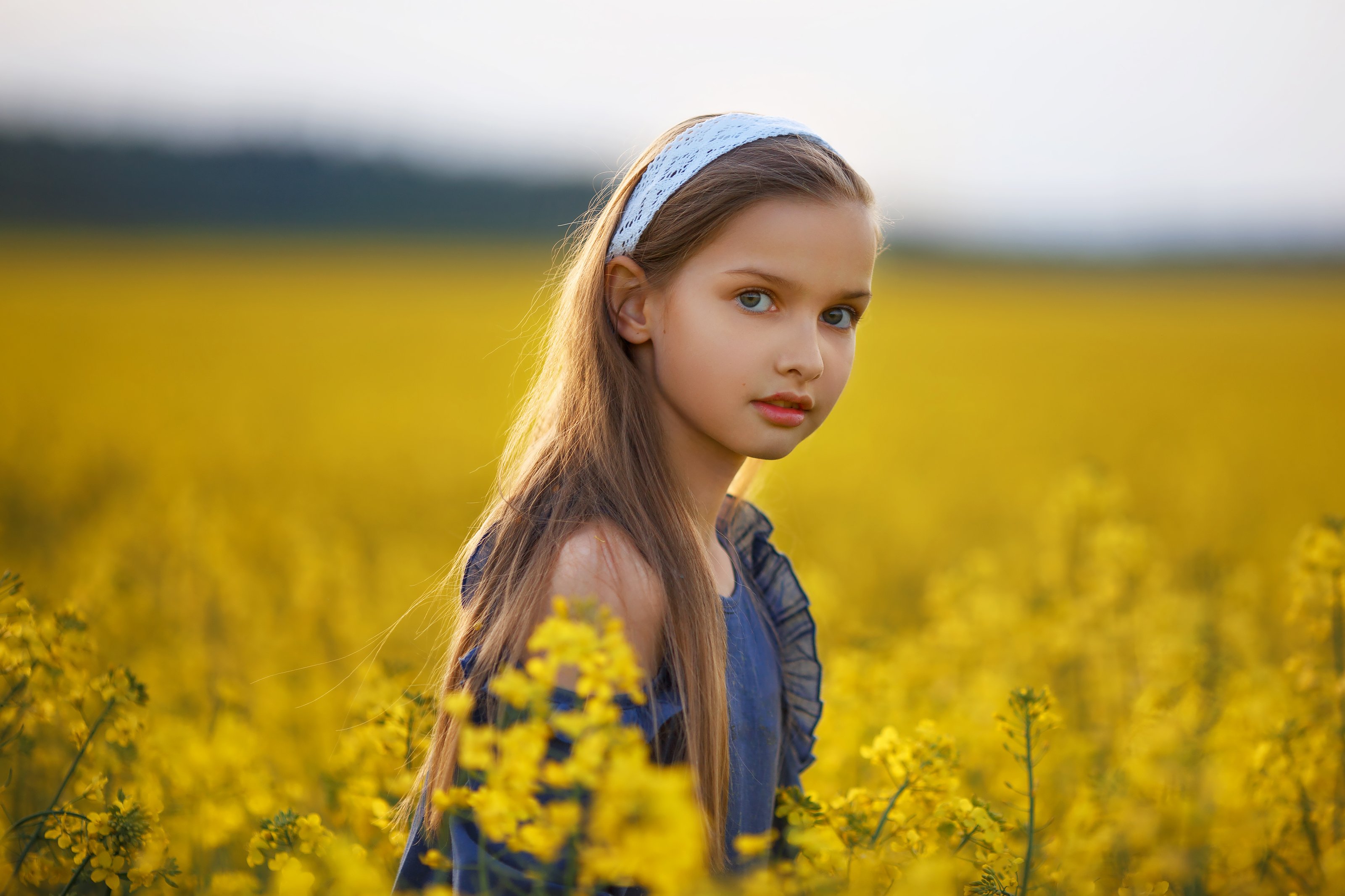 ребенок портрет поле желтый, Алексей Баталов