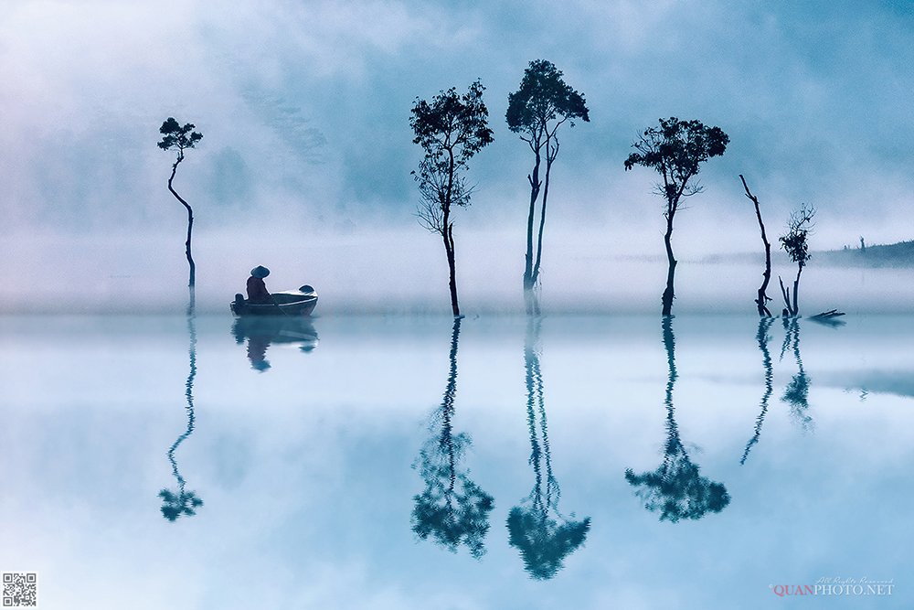 quanphoto, landscape, sunrise, dawn, morning, foggy, fisherman, fishing, clouds, lake, reflections, trees, plateau, vietnam, quanphoto
