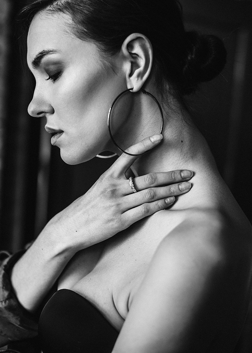 портрет, девушка, модель, черно-белое фото, руки, шея, изгибы, изящно, Марина Щеглова