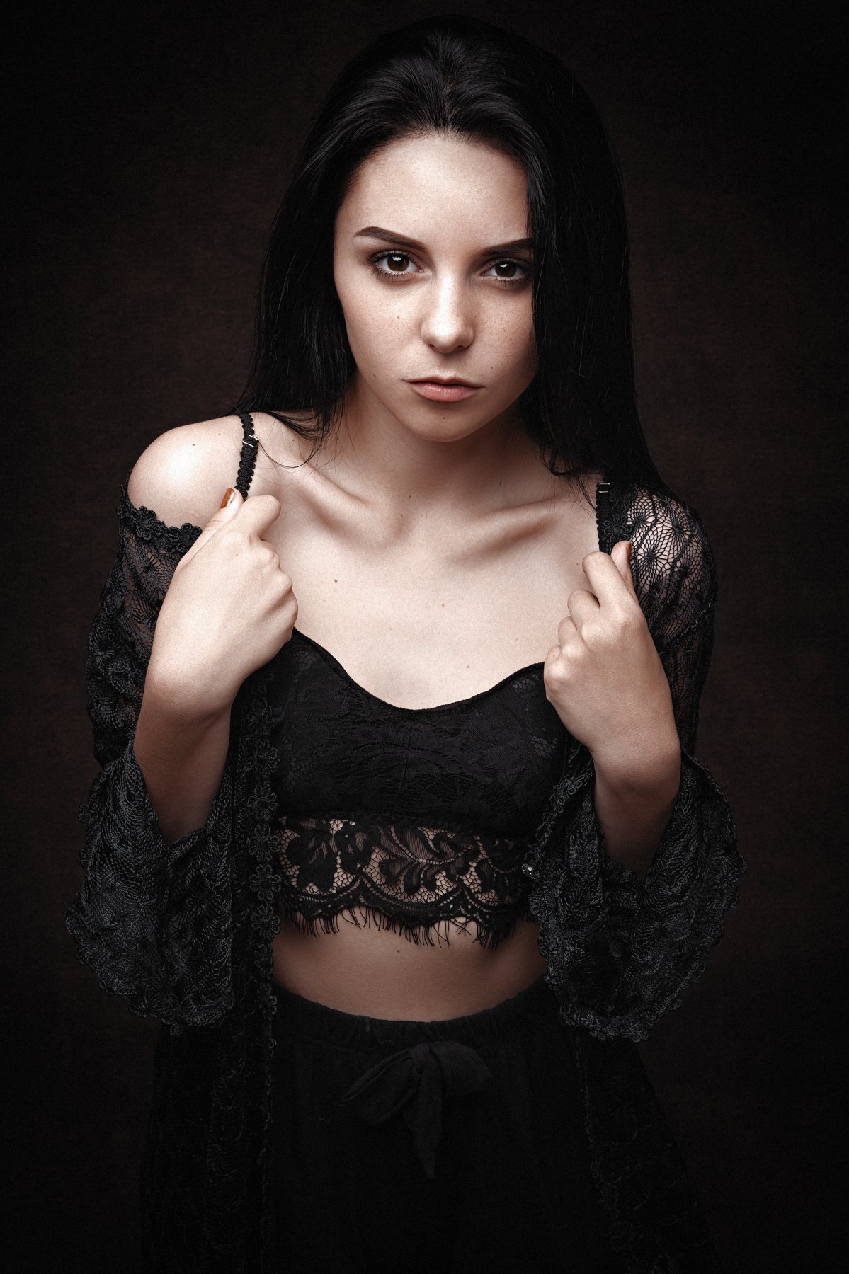 девушка, женский портрет, волосы, на темном фоне, взгляд, Никита Чурсин