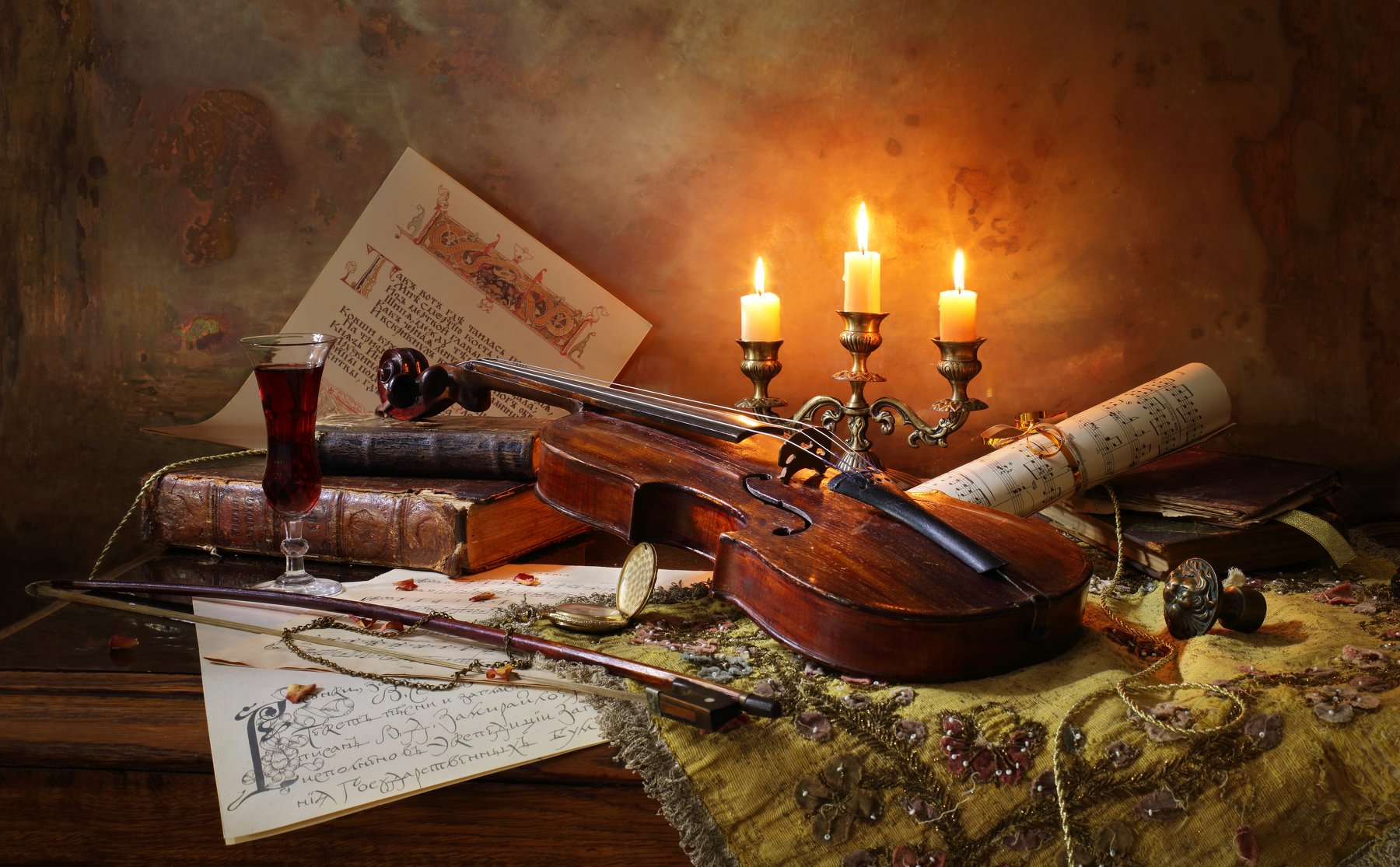 скрипка, свечи, свет, книги, классика, история, Андрей Морозов