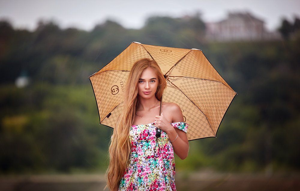 портрет,девушка,фотосессия, город,дождь,зонтик,красота,, Андрей Воронин