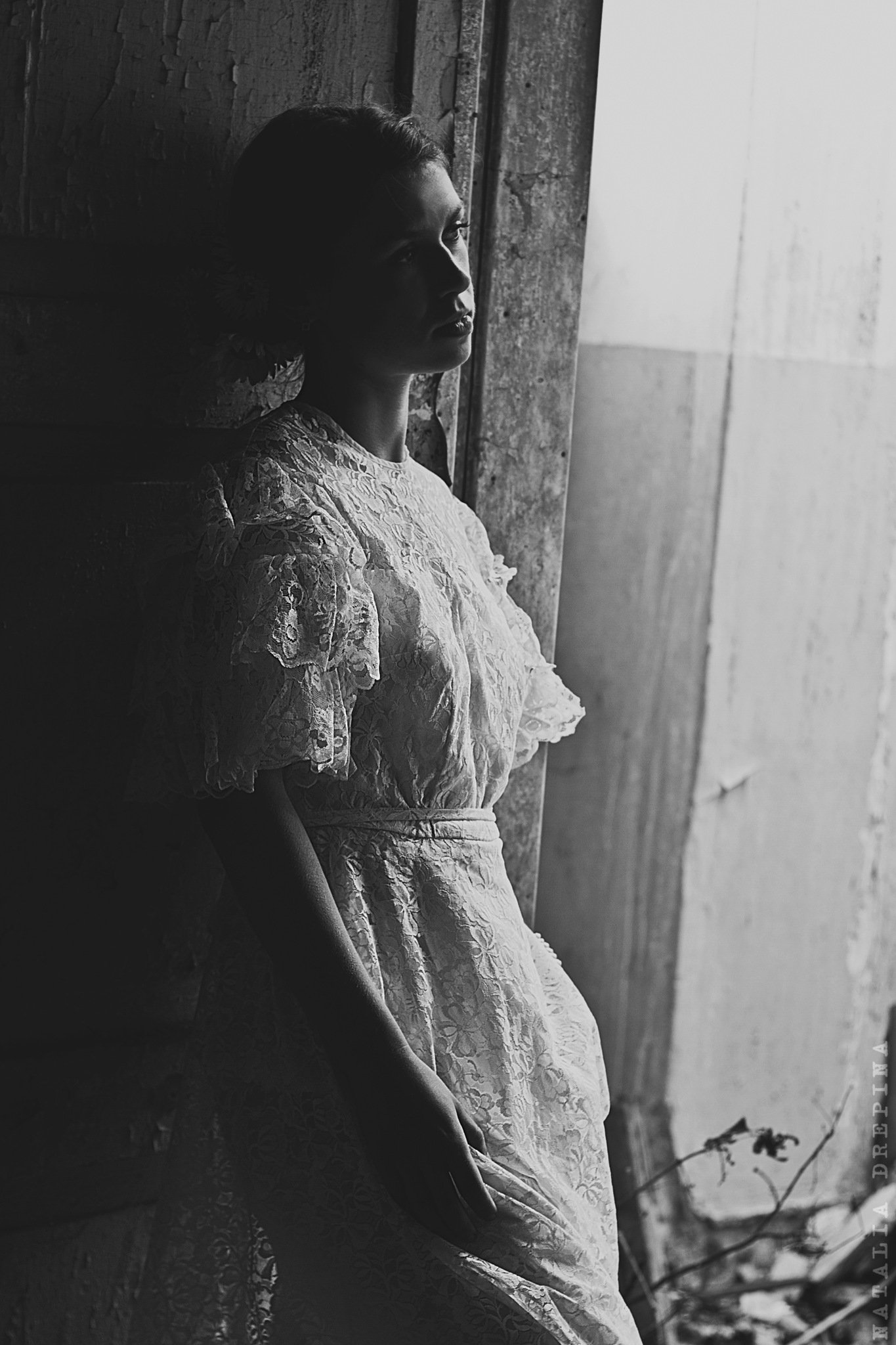 bride, waiting, farewell, road, lonely, black and white, melancholy, lace, abandoned, Natalia Drepina