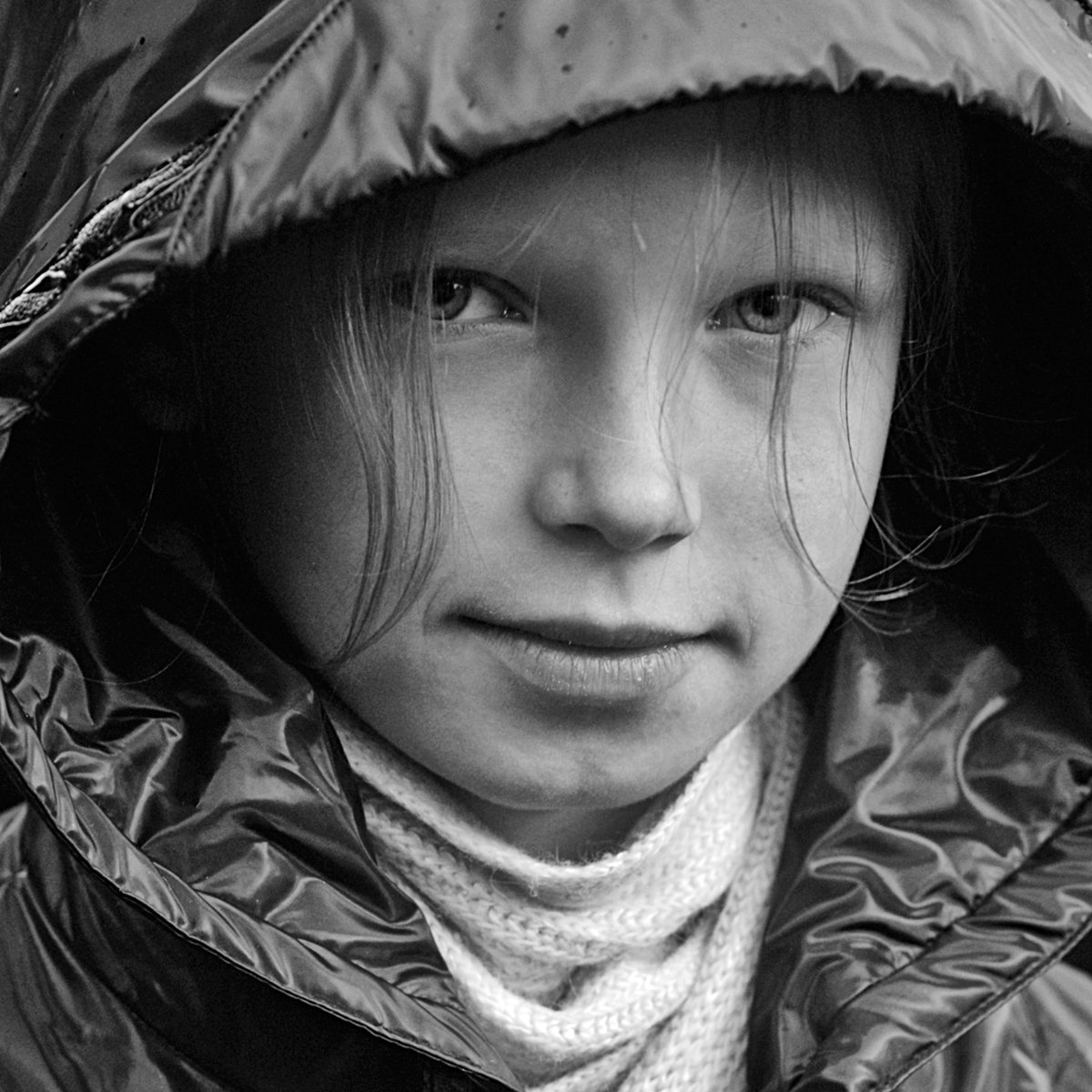 портрет, девочка, глаза, взгляд, дождь, чб, апатиты, Николай Смоляк