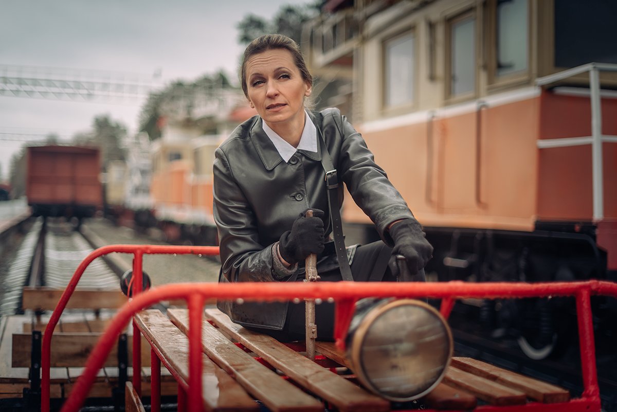 женщина woman революция revolution кино cinema начальник boss поезд train дрезина  hand car,  Мария