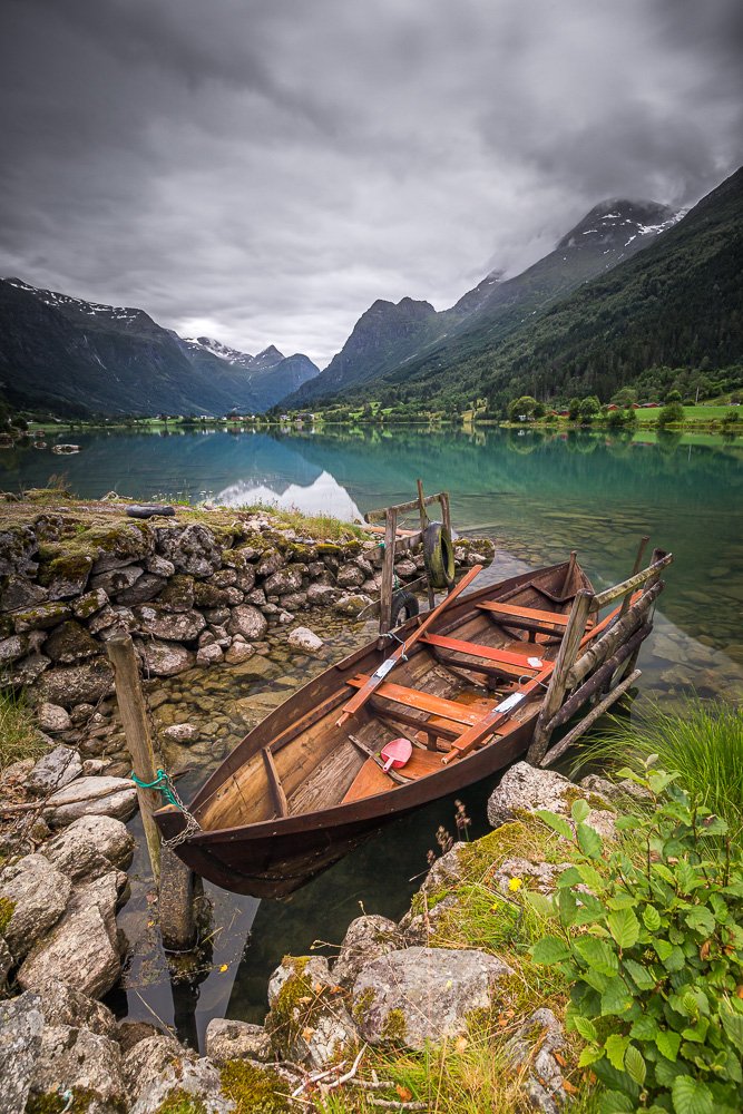 landscape,lake,mountains,norway,norwegian,sogn og fjordane,olden,oldevatnet,boat,old boat,wooden,paddle,, Adrian Szatewicz