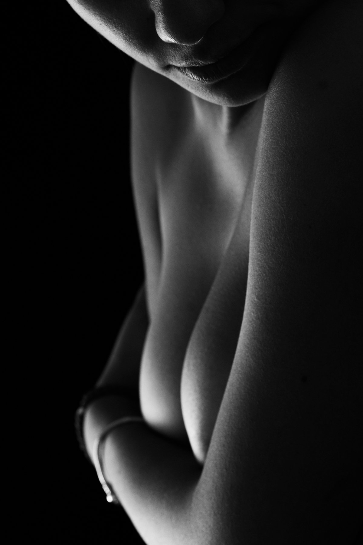 silhouette woman sensitive body boudoir black white bnw lips , Стоян Шопов